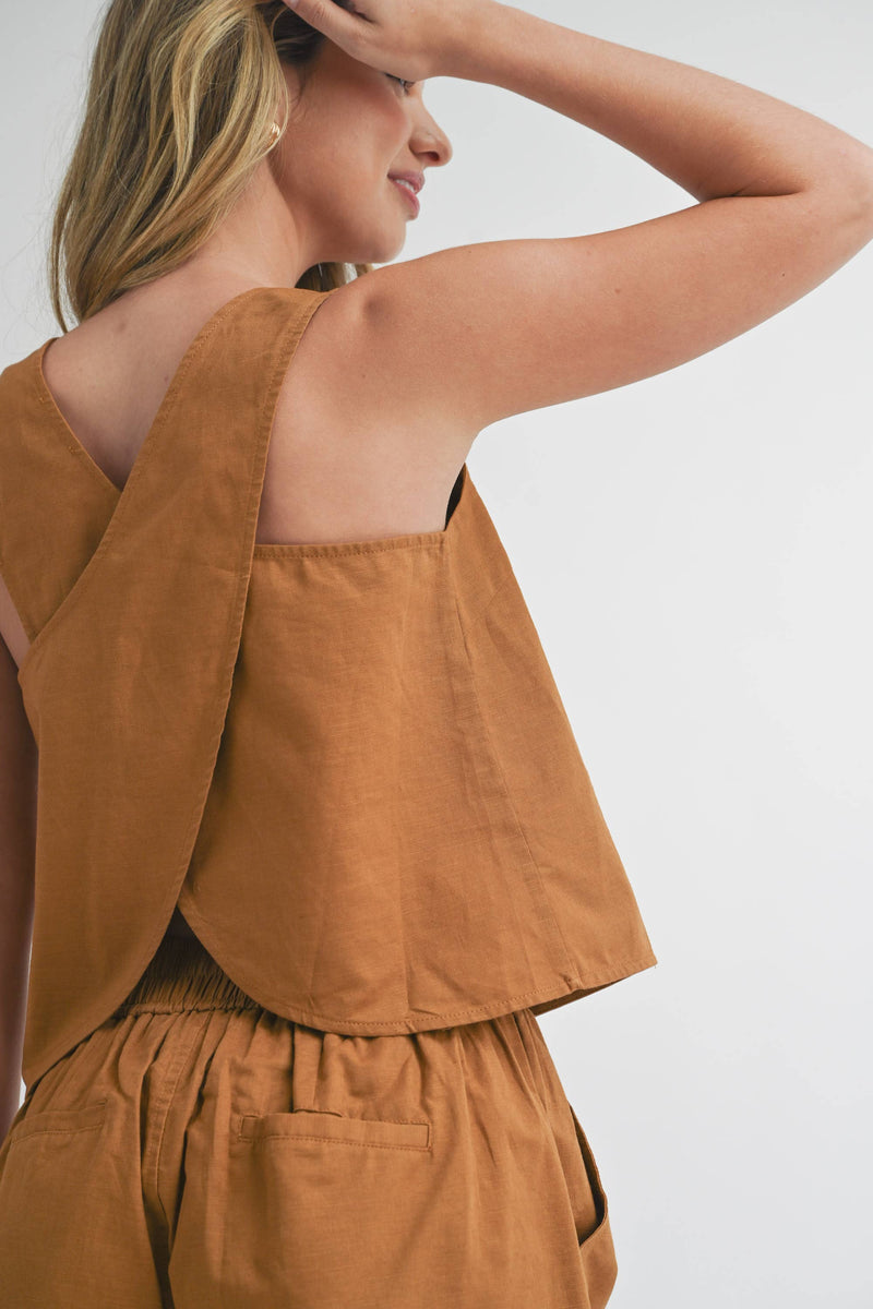 T3187ST CROSSED BACK DETAIL LINEN TOP: S / TOFFEE