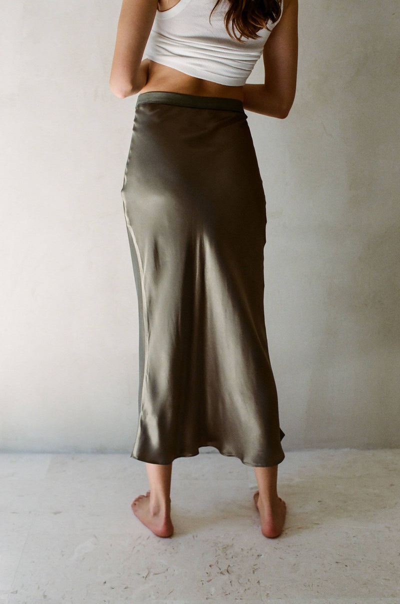 AR1049 | KIMBERLEY SATIN SKIRT: S / Olive